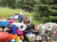 «Лестница смерти»: таскали дом, смеялись и ругались — но довезли