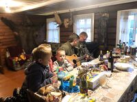 «Лестница смерти»: таскали дом, смеялись и ругались — но довезли