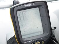 Под скалой ловили: один раз клев бешеный, тогда же окуня взяли