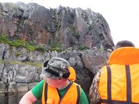 Под скалой ловили: один раз клев бешеный, тогда же окуня взяли