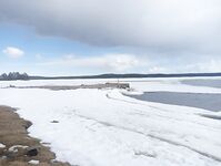 Пулонга держит зиму: открылась только речка — остальное подо льдом