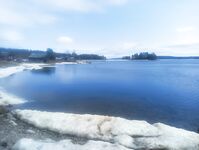 Чупа: +9, в лесу ещё много снега, залив открывается на глазах