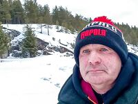 Керчаки у причала перед стартом — морская рыбалка в губе, креветки уходит много