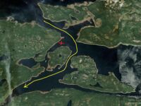 Красный маркер — не входить на отливе; жёлтый — в деревню в полводы