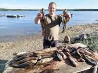 Нижняя Пулонга 10–17 августа: семья, белухи у лодки, самодур+пилькер и морозилка 40 л