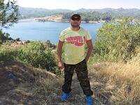 Канавью и червяк на крючке