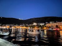 Классные места на черном море в Крыму куда можно добраться на лодке.