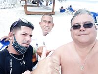 Подарки кубинцам и черви-мутанты от повара