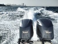 Рыбалка в Дубай с белорусами, первый трофей Захара