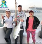 Дубай: шеринговая рыбалка с новичками — после мастеркласса пошло