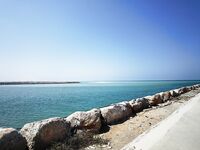 Волнорез, забор и отлив у отеля — где реально половить с берега