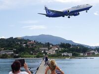 Греция, дамба у аэропорта: хлеб, улитки и Orka 1.5"