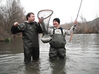 Высокая вода и радужка: Сергей с Михаилом всё же поймали