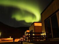 Северное сияние над Сейландом: кадр ночи и тихая вода