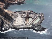 База в Сёрвэр Норвегия и крейсер «Мурманск» рядом