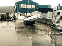 Перевёрнутая лодка у берега: сводка прессы