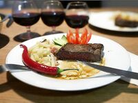 Сенья, Gryllefjord в Норвегии: шторм, пирс, ящики трески и сорванный палтус