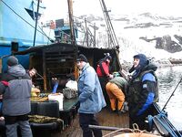 Отвалили от берега у Рыбачьего и разложились по каютам