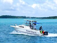 Новая лодка с именем на борту