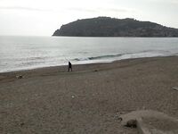 Анталия: шторм, разобранные пирсы и ракушка вместо железа