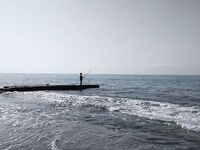 Анталия: шторм, разобранные пирсы и ракушка вместо железа