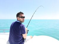 Пицунда с берега, морской дракончик и отводной на темной резине