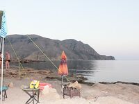 Меганом с палатками: чистая вода, рыба с гавайкой, донка на краба и слабый сарган