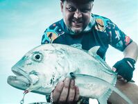 Буй в ста метрах от меня оказался сетью а трофей ударил в трех метрах от камней