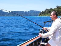 Полчаса на пирсе и узел флюра не выдержал рыбу которую я так и не увидел