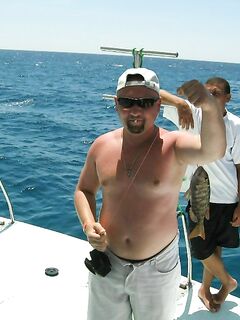 Морская рыбалка на Красном море: катушка, кальмар и барабуля на обед