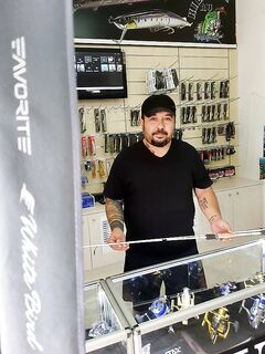 Анталия рыболовный магаз: снимок витрины, позже вернусь с обзором