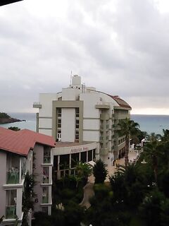 Сиде штормит и самочувствие так себе: наблюдаю море из номера