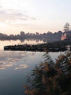 Кемер рассветный Popla Popper: окно 10 минут и всплески в пене