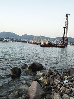 Гюмбет: дикий мыс пустой, лаврак под понтоном крутился, но мимо