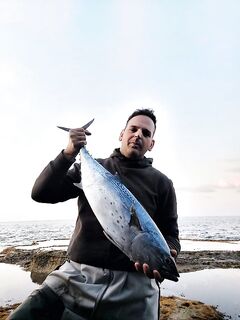 Морская рыбалка на Кипре: кальмары по лунной дорожке и буба оранж