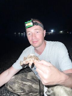 Пицунда, рыбалка удалась, но телефон ушёл в море ночью с пирса