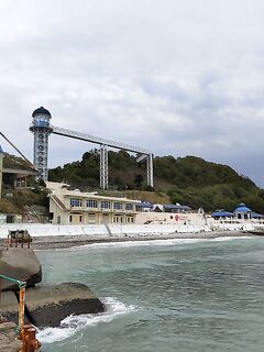 Небуг, утро: волна меньше, но мутняк до 300 м — клев сдуло, вода 24–25, воздух 21–22