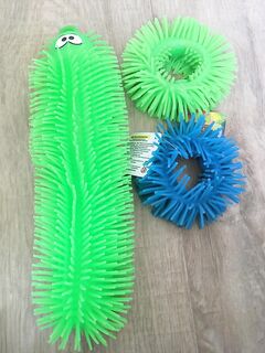 Стрейч-«усы», браслеты и гусеницы: дешёвые съедобки для рыбалки с камней