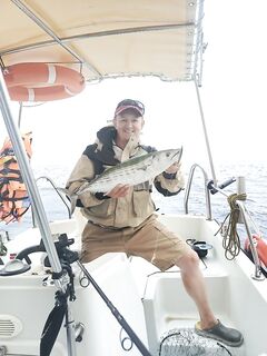 Балаклава: бонито она же пеламида — рыбалка у берега среди скал и волн