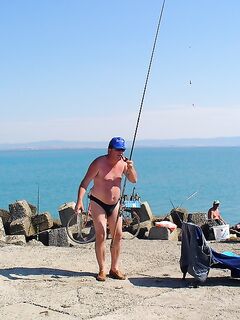 После шторма в Поморие: скаты ушли вглубь, остались ставридка и сингиль