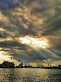 Гроза выгнала: один заход по хамсе на самодур и короткий отчёт по пирсу