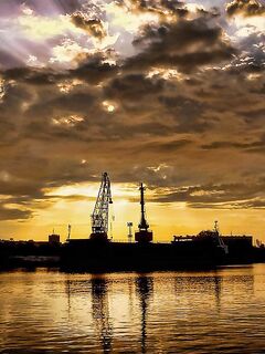 Первые проходы в порту Бургас: на самодур 20 ставрид, потом подошла крупная рыба