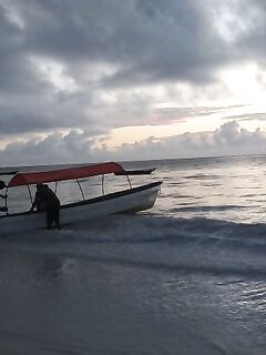 Занзибар — морская рыбалка на троллинг и с берега: три метра волны и ноль поклёвок