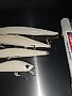 Сезоны берега на Кипре: воблеры 70–150 мм, пилькеры 15–40 г и настрой по волне