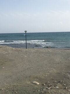 Шторм шуршит, но тепло держится: сводка по погоде на Кипре