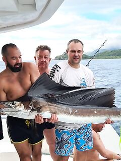 Сейшелы — краткий отчёт: очередь к борту, джиг, троллинг и поппер без пауз