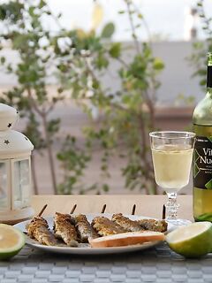 Сицилия: ружьё на песчаном пляже, барабульки и червь Coreano с волнореза