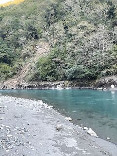 Шикарная погода, но рыба капризна; на реке пара форелек, усач у местных идёт