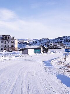 Ограничения на пару недель вероятны, посты уже стоят или слухи — кто выходит