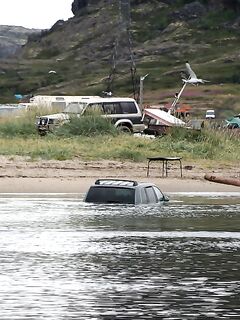 Подтверждение прилива/отлива на пляже старой Териберки: разница по линии воды